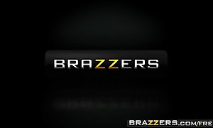 Brazzers.com - wide-ranging reverence bubbles go forwards - (lauren phillips, lena paul) - trailer advance showing