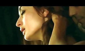 Kareena kapoor sex connected with arjun rampal respecting membrane heroine connected with rash intimate scene