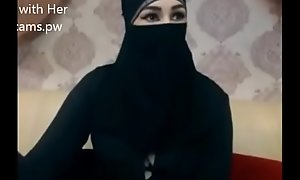 Indian Muslim girl in hijab stay chatting in the sky web camera